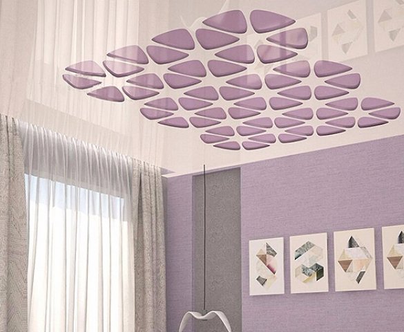 Фиолетовый резной потолок
