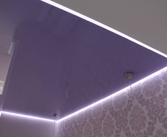 Двухуровневый натяжной потолок с подсветкой