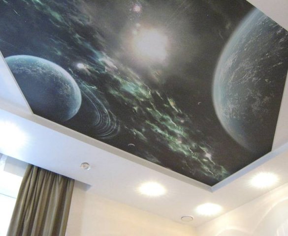Натяжной потолок с фотопечатью космос
