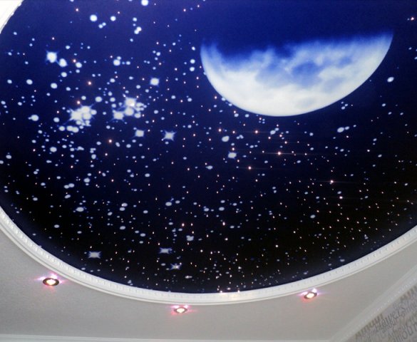 Натяжной потолок звездное небо и Луна